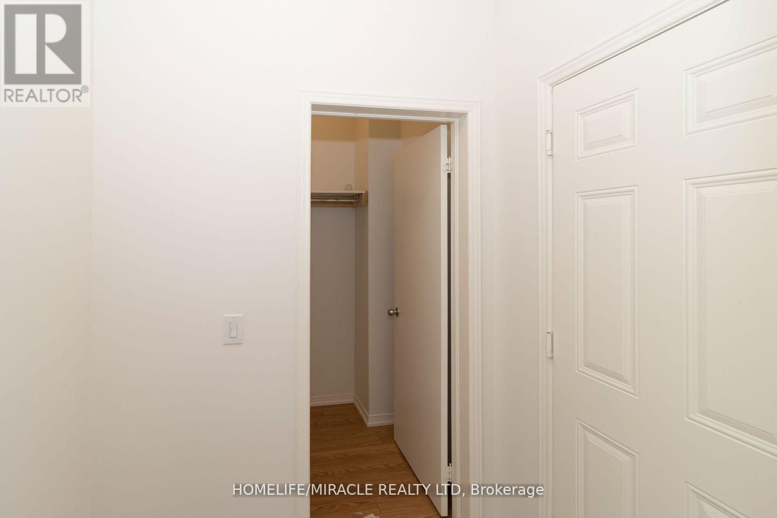 27 Lowes Hill Circle, Caledon, Ontario  L7C 4H5 - Photo 6 - W12069812