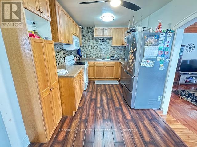 26 Riverdale Road, Parry Sound, Ontario  P2A 1N9 - Photo 12 - X12070262