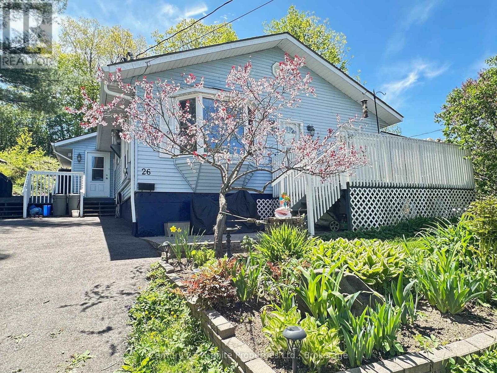 26 Riverdale Road, Parry Sound, Ontario  P2A 1N9 - Photo 4 - X12070262