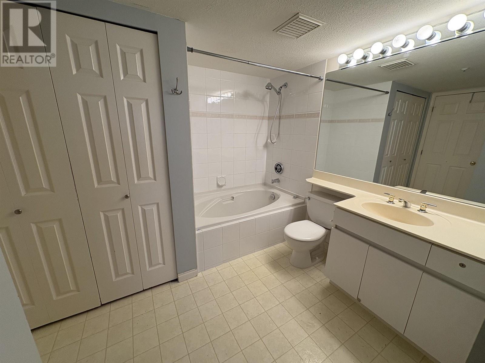203 2990 Princess Crescent, Coquitlam, British Columbia  V3B 7R3 - Photo 13 - R2987501