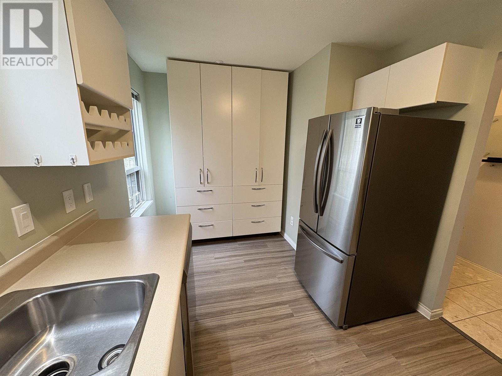 203 2990 Princess Crescent, Coquitlam, British Columbia  V3B 7R3 - Photo 4 - R2987501