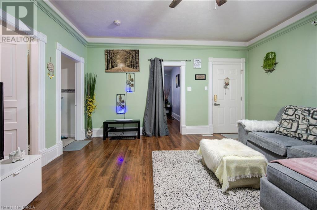 Property at 18 BOND Street image 5
