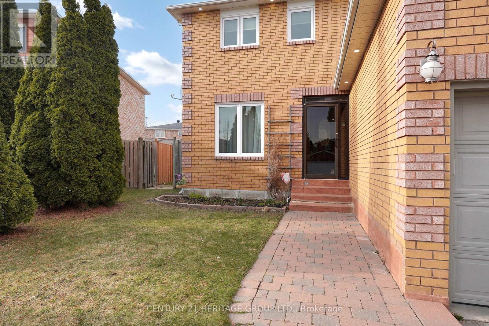 Property at 5 MANDEL CRESCENT image 4