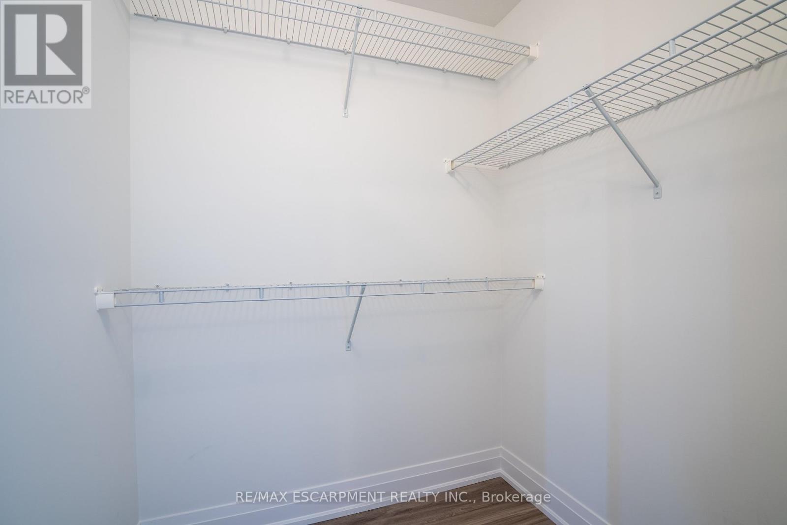 15 Raspberry Lane, Hamilton, Ontario  L0R 1W0 - Photo 11 - X12070258