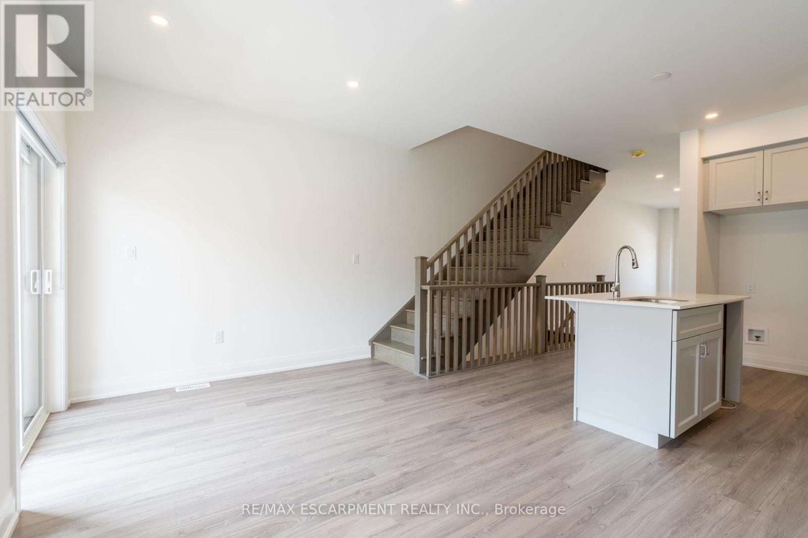 15 Raspberry Lane, Hamilton, Ontario  L0R 1W0 - Photo 22 - X12070258