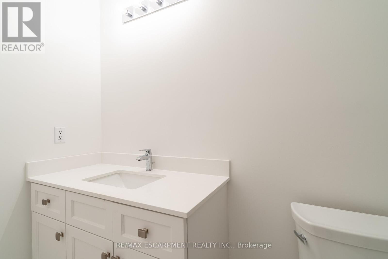 15 Raspberry Lane, Hamilton, Ontario  L0R 1W0 - Photo 33 - X12070258