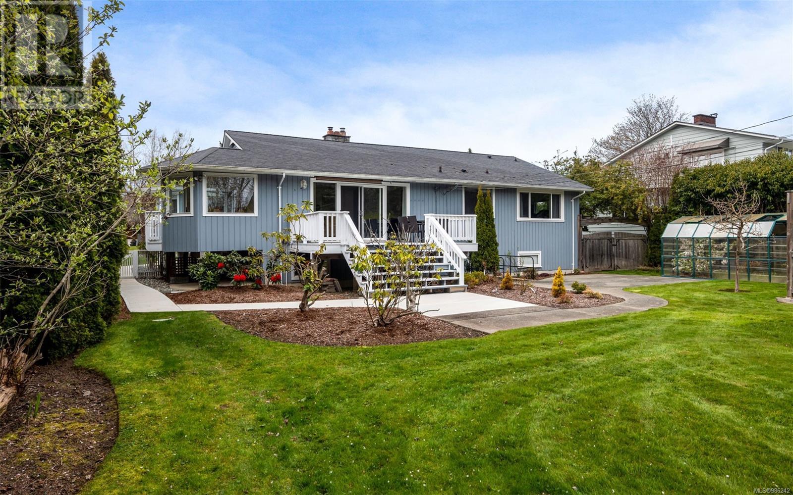Property at 3371 Woodburn Ave image 2