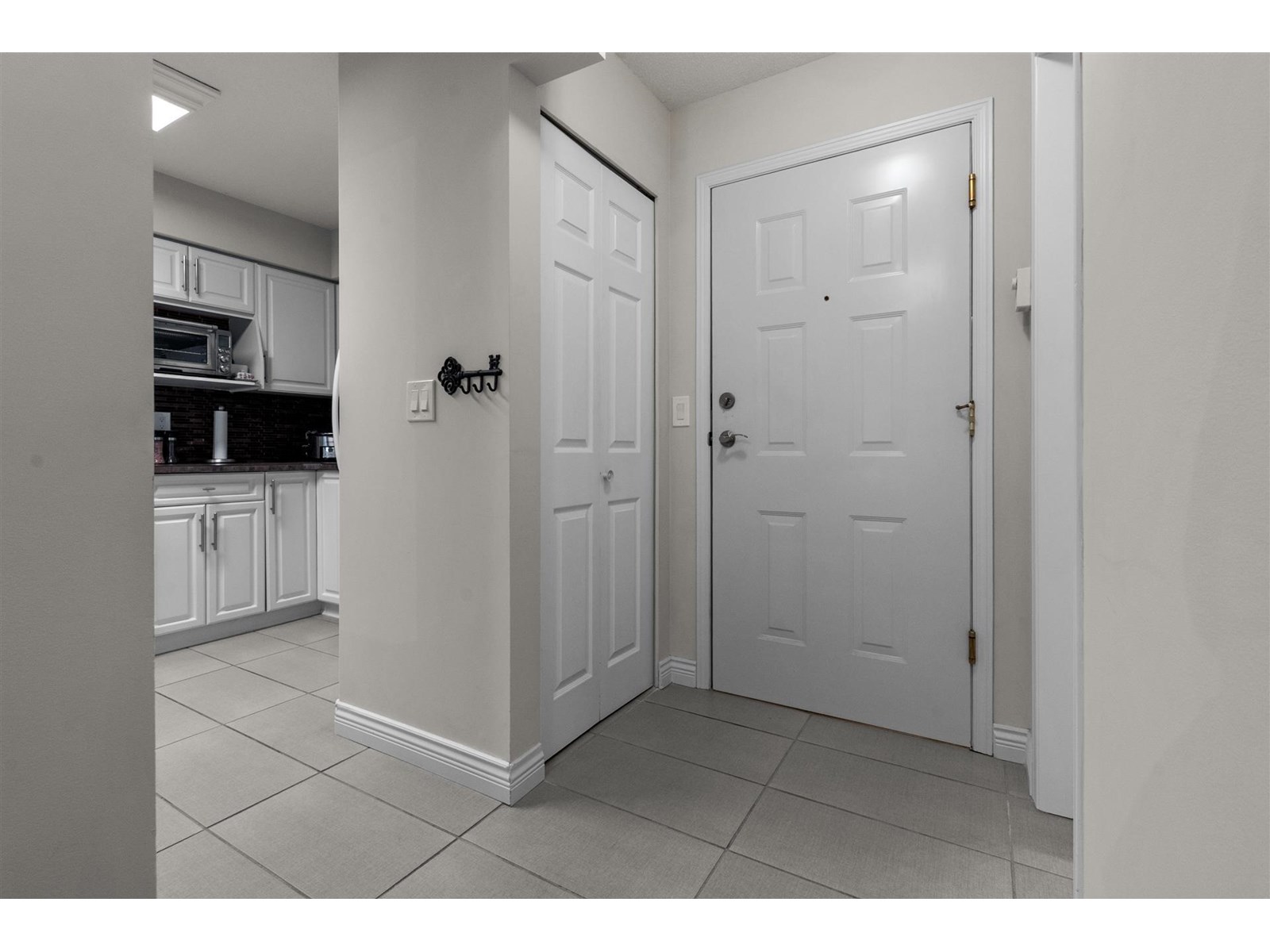303 13860 70 Avenue, Surrey, British Columbia  V3W 0S1 - Photo 11 - R2982953