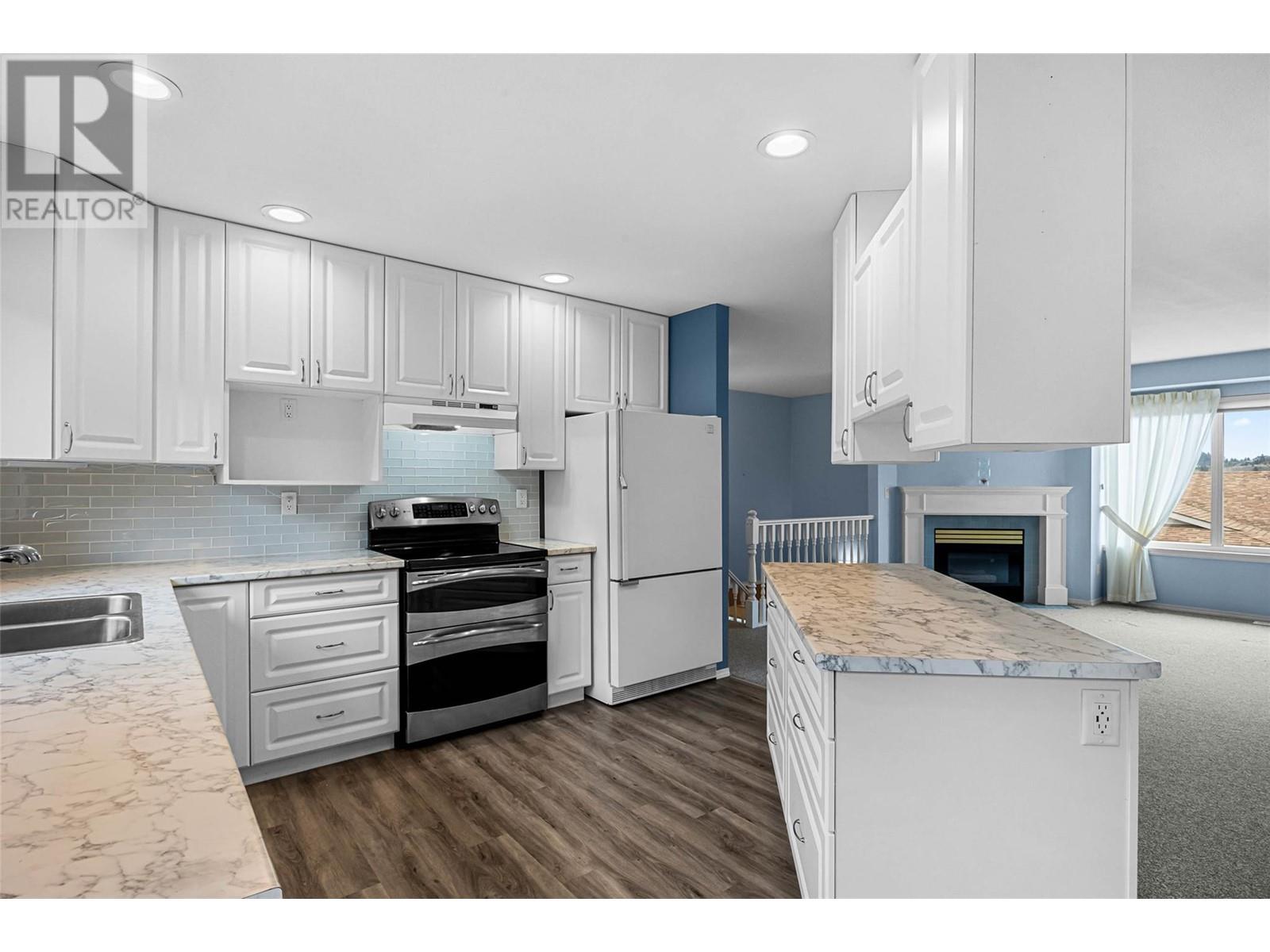 Property at 1950 BRAEVIEW Place Unit# 32 image 3