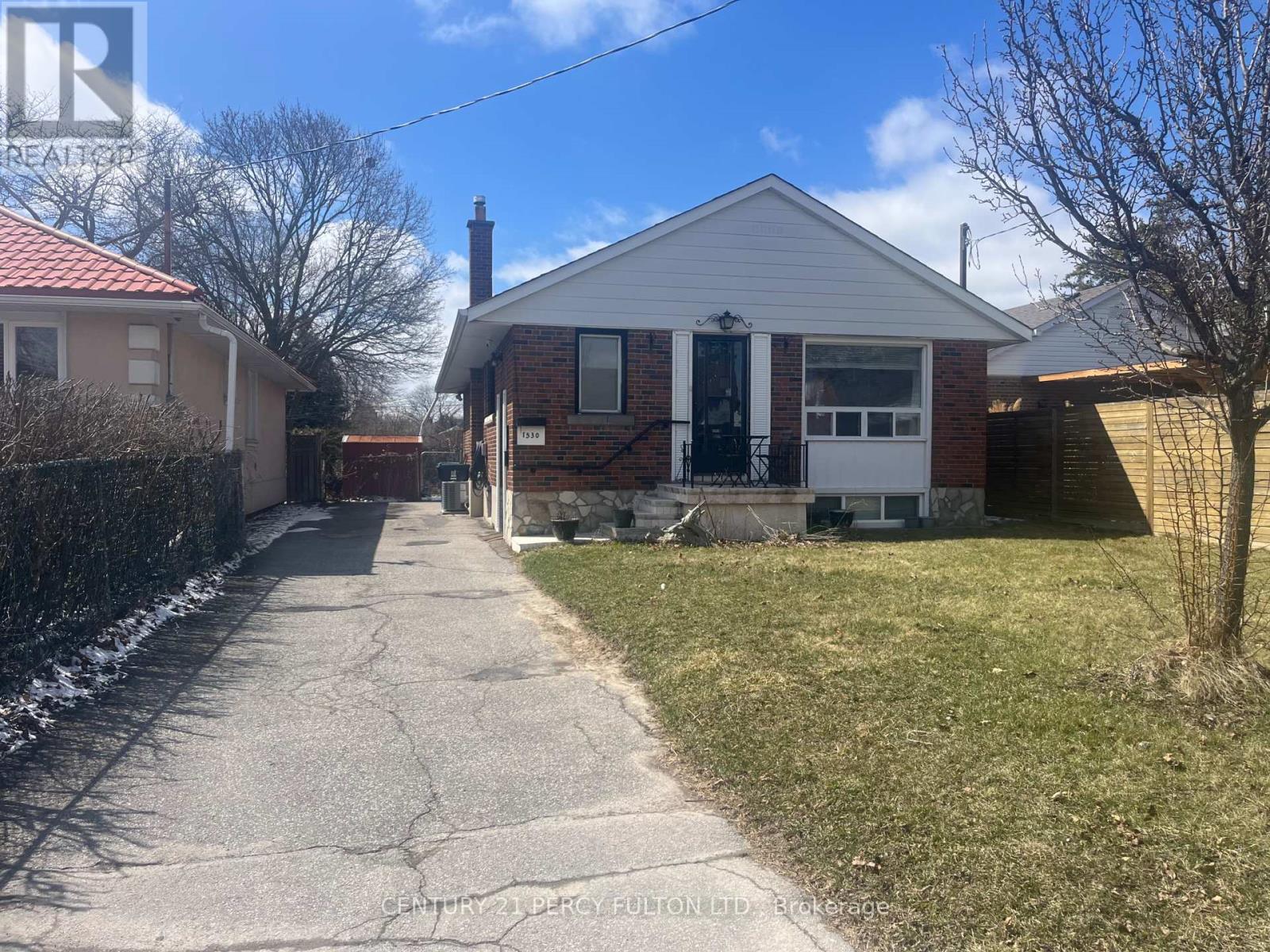 1530 PHARMACY AVENUE, Toronto, Ontario