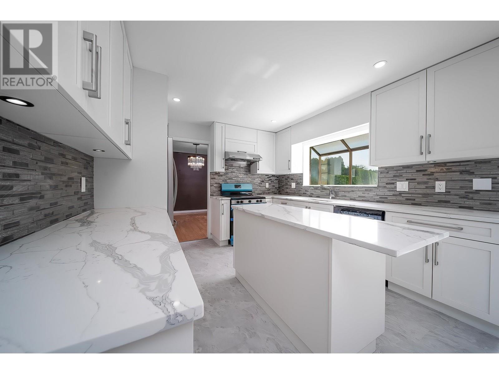 7850 Woodhurst Drive, Burnaby, British Columbia  V5A 4E6 - Photo 3 - R2987810