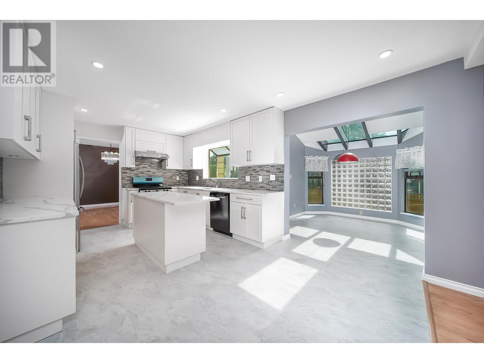 7850 Woodhurst Drive, Burnaby, British Columbia  V5A 4E6 - Photo 6 - R2987810
