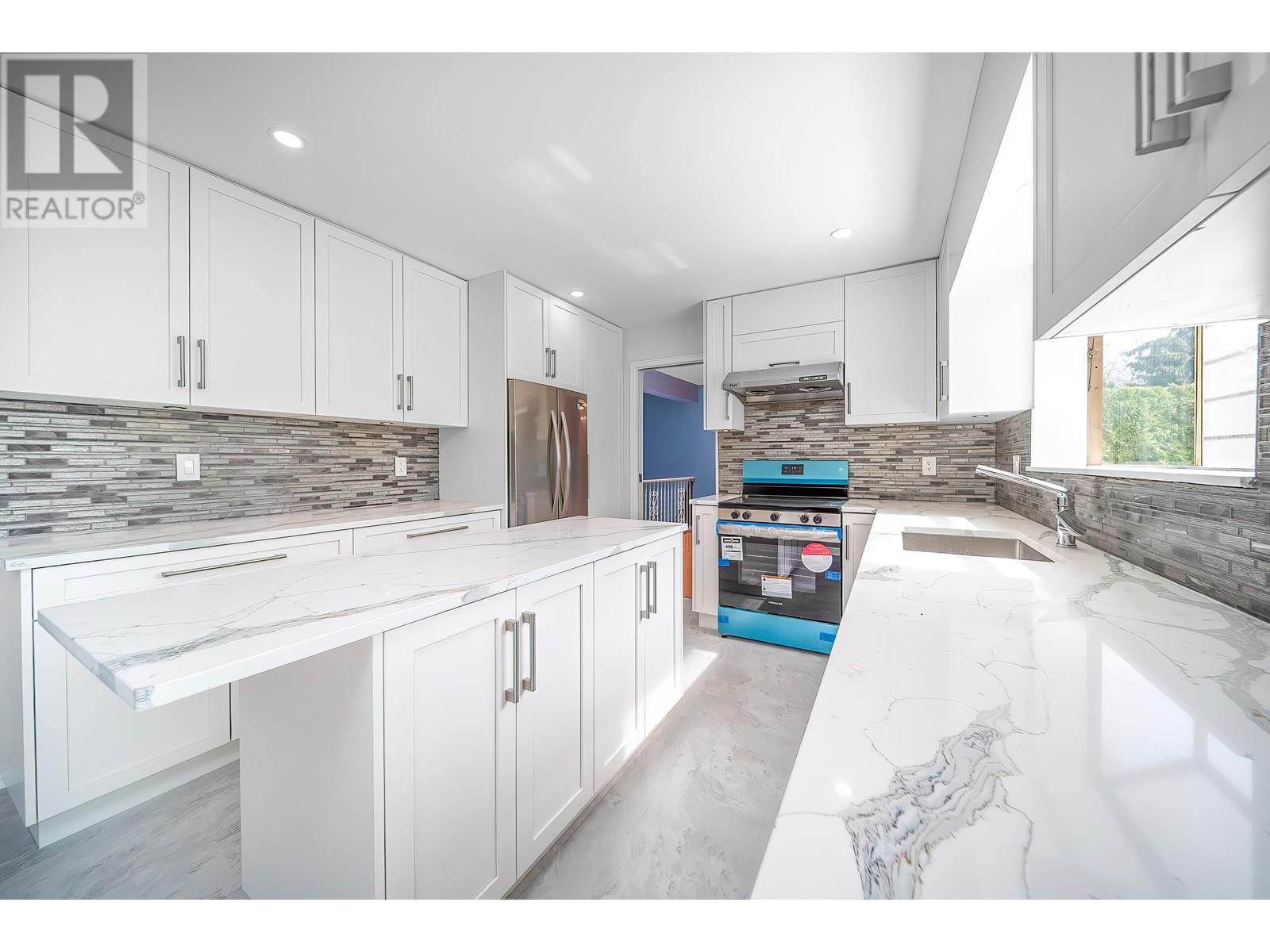 7850 Woodhurst Drive, Burnaby, British Columbia  V5A 4E6 - Photo 2 - R2987810