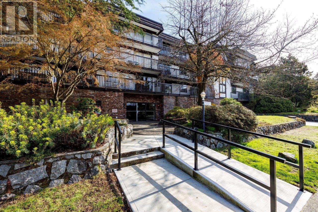 203 270 W 3RD STREET, north vancouver, British Columbia