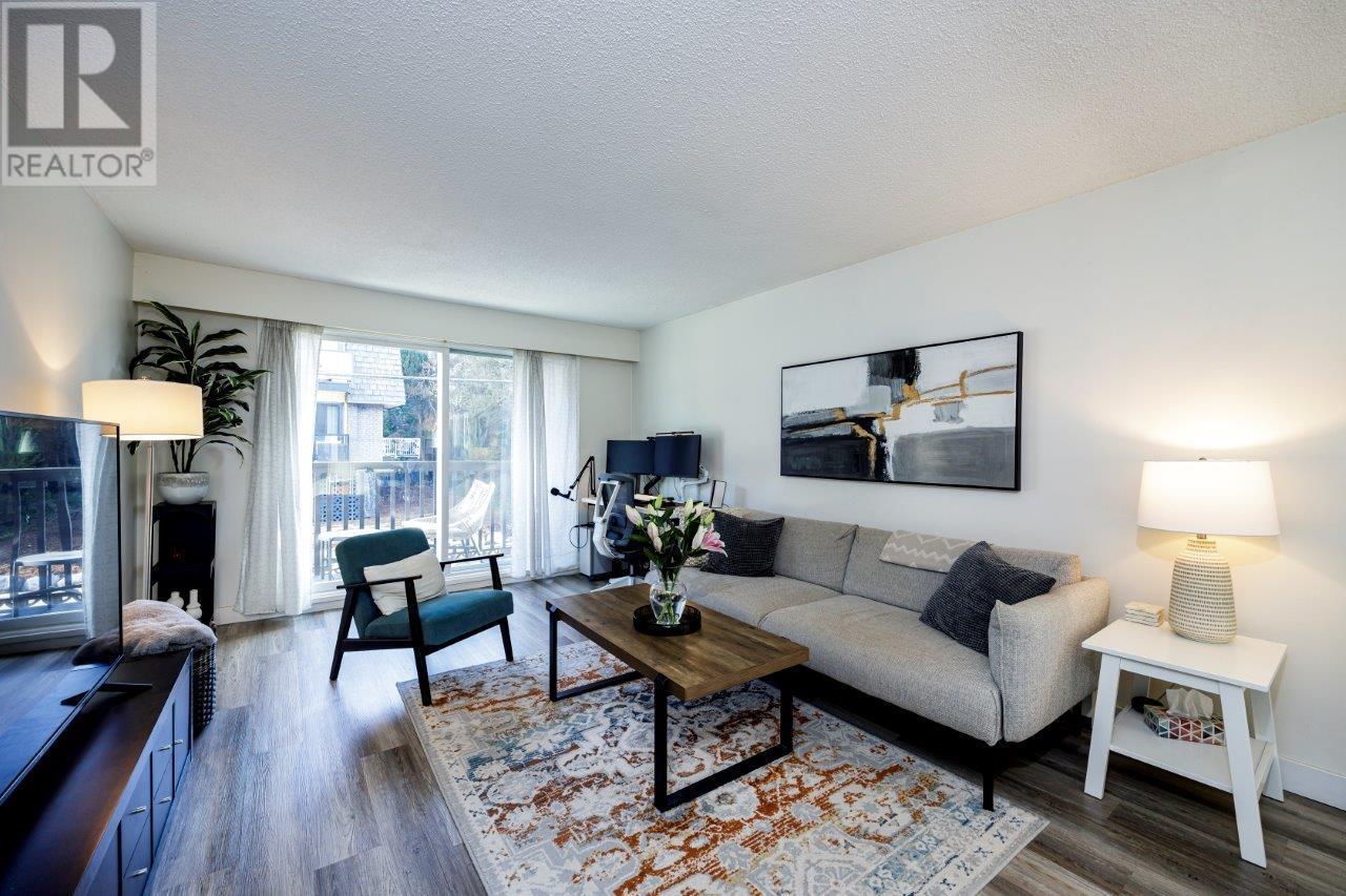 203 270 W 3rd Street, North Vancouver, British Columbia  V7M 1G1 - Photo 2 - R2987895