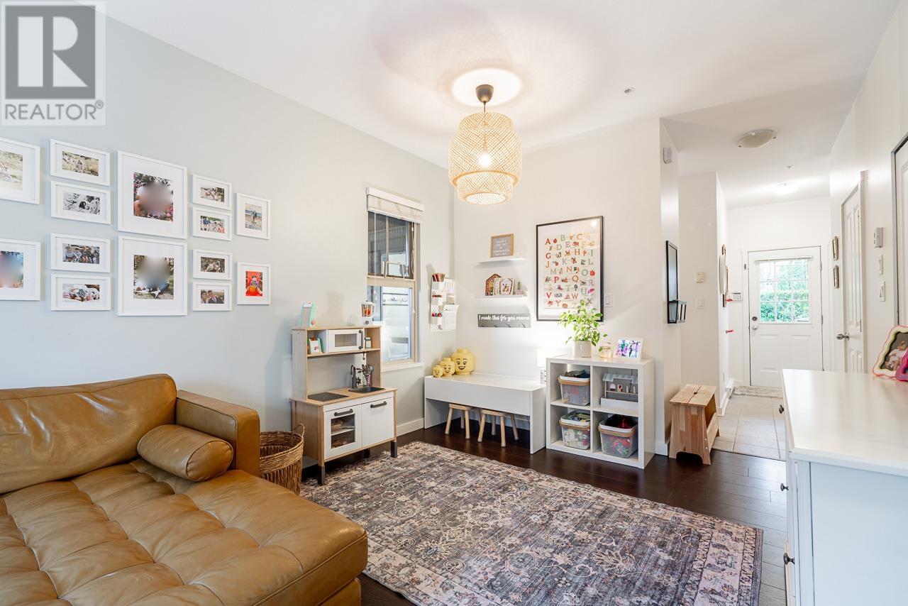 239 600 Park Crescent, New Westminster, British Columbia  V3L 5W1 - Photo 11 - R2987910