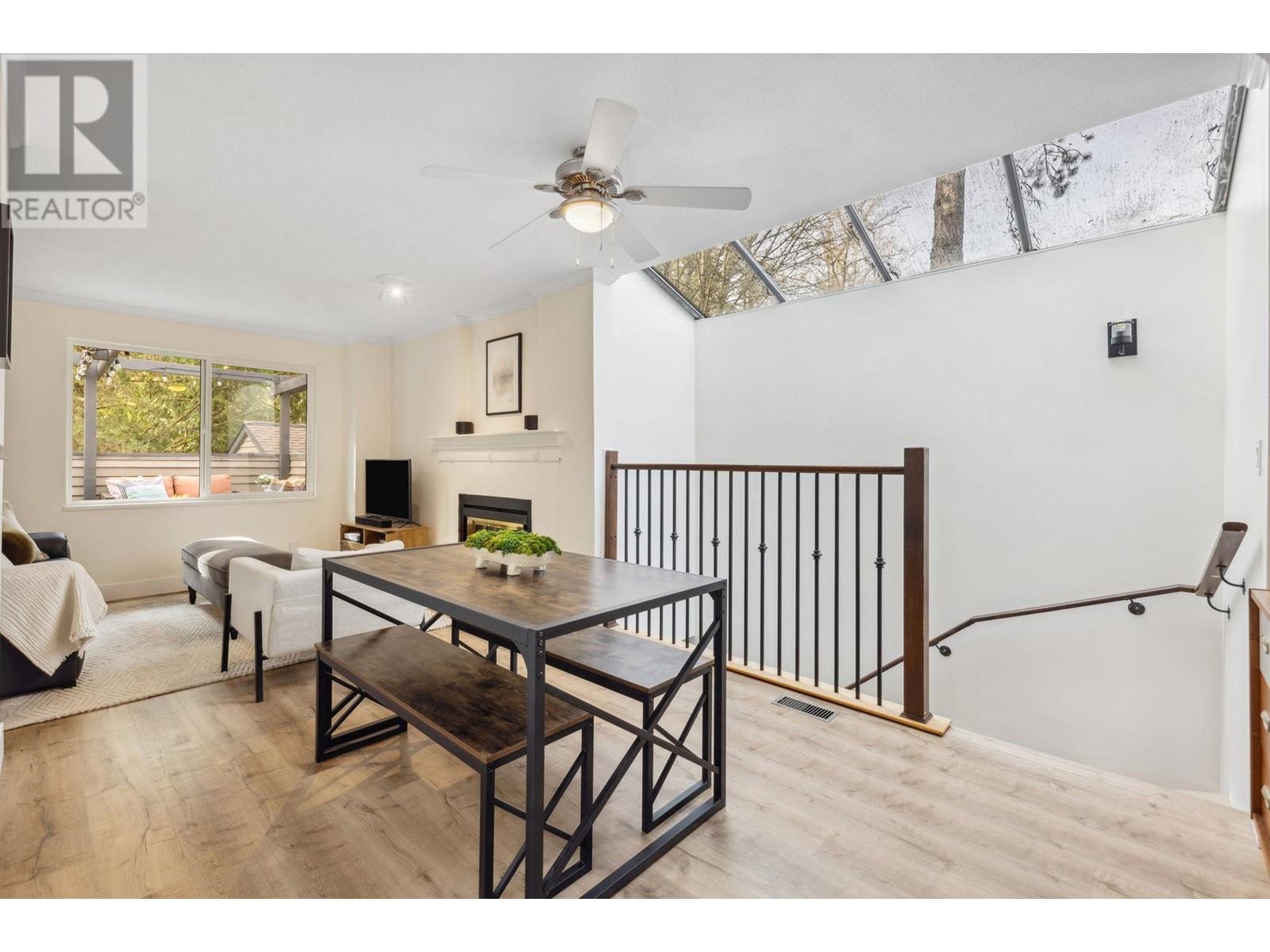 8556 Woodgrove Place, Burnaby, British Columbia  V5A 4B1 - Photo 3 - R2987937
