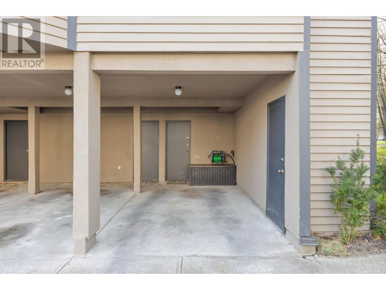 8556 Woodgrove Place, Burnaby, British Columbia  V5A 4B1 - Photo 37 - R2987937