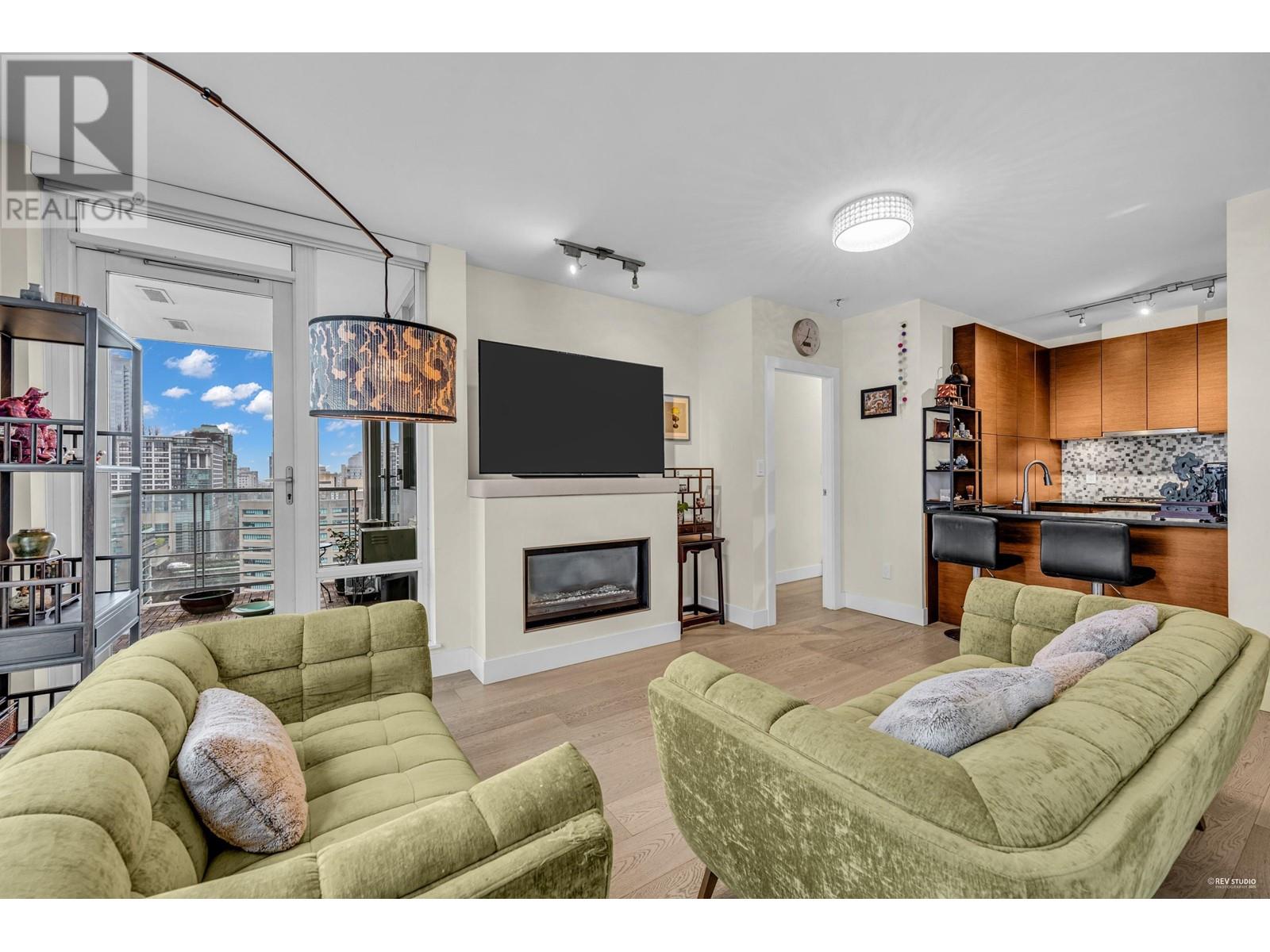 2002 565 Smithe Street, Vancouver, British Columbia  V6B 0E4 - Photo 3 - R2987943