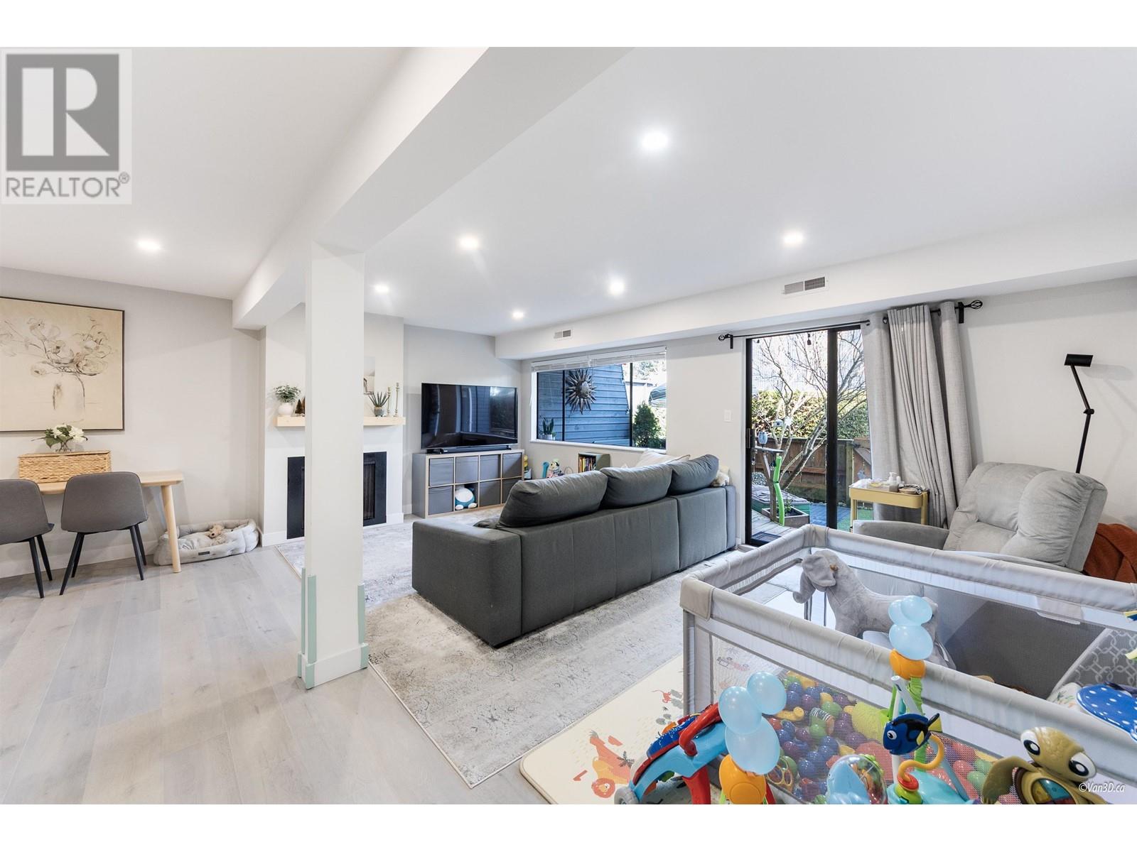 7352 Coronado Drive, Burnaby, British Columbia  V5A 1R1 - Photo 3 - R2987952