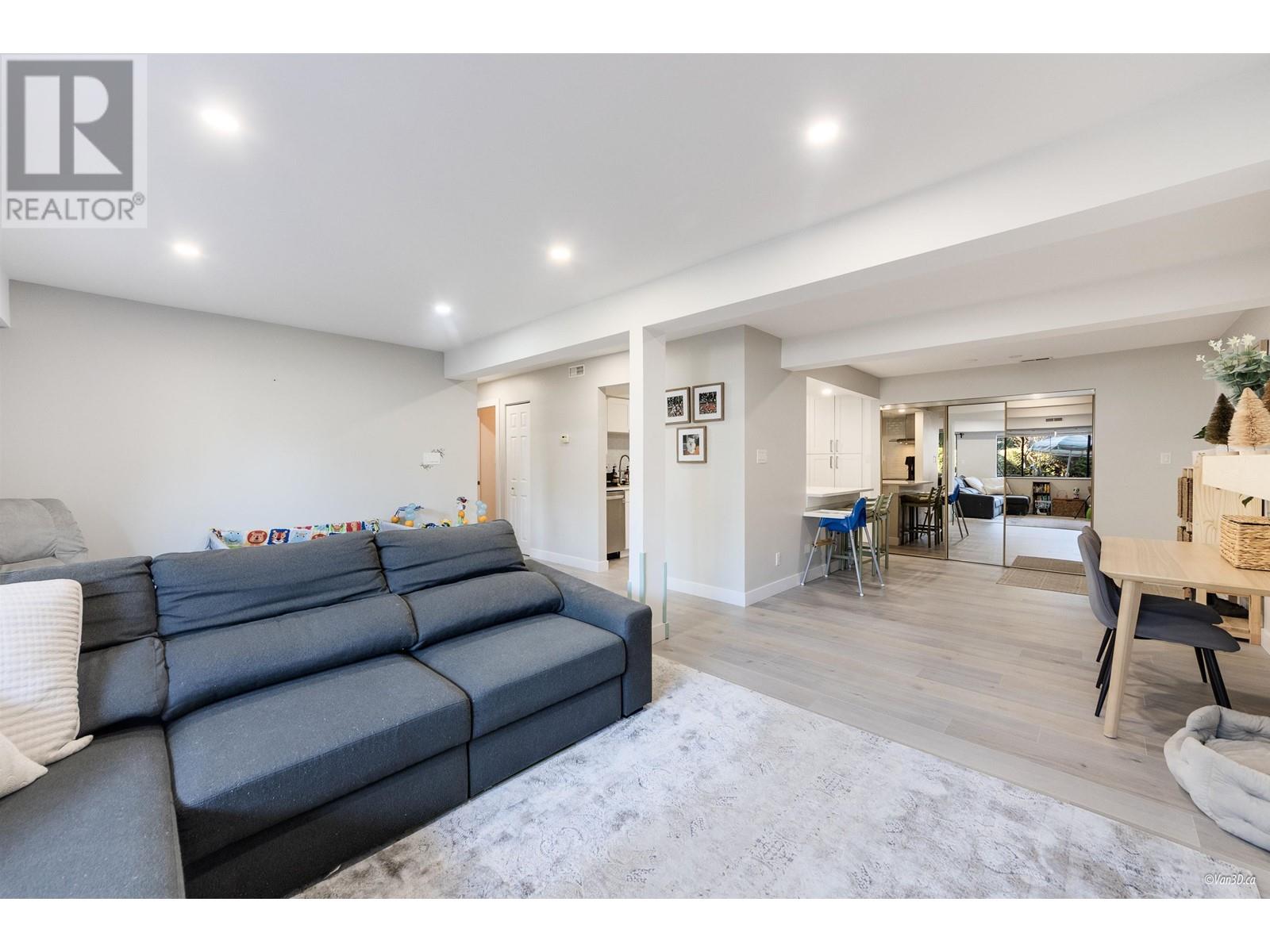 7352 Coronado Drive, Burnaby, British Columbia  V5A 1R1 - Photo 4 - R2987952