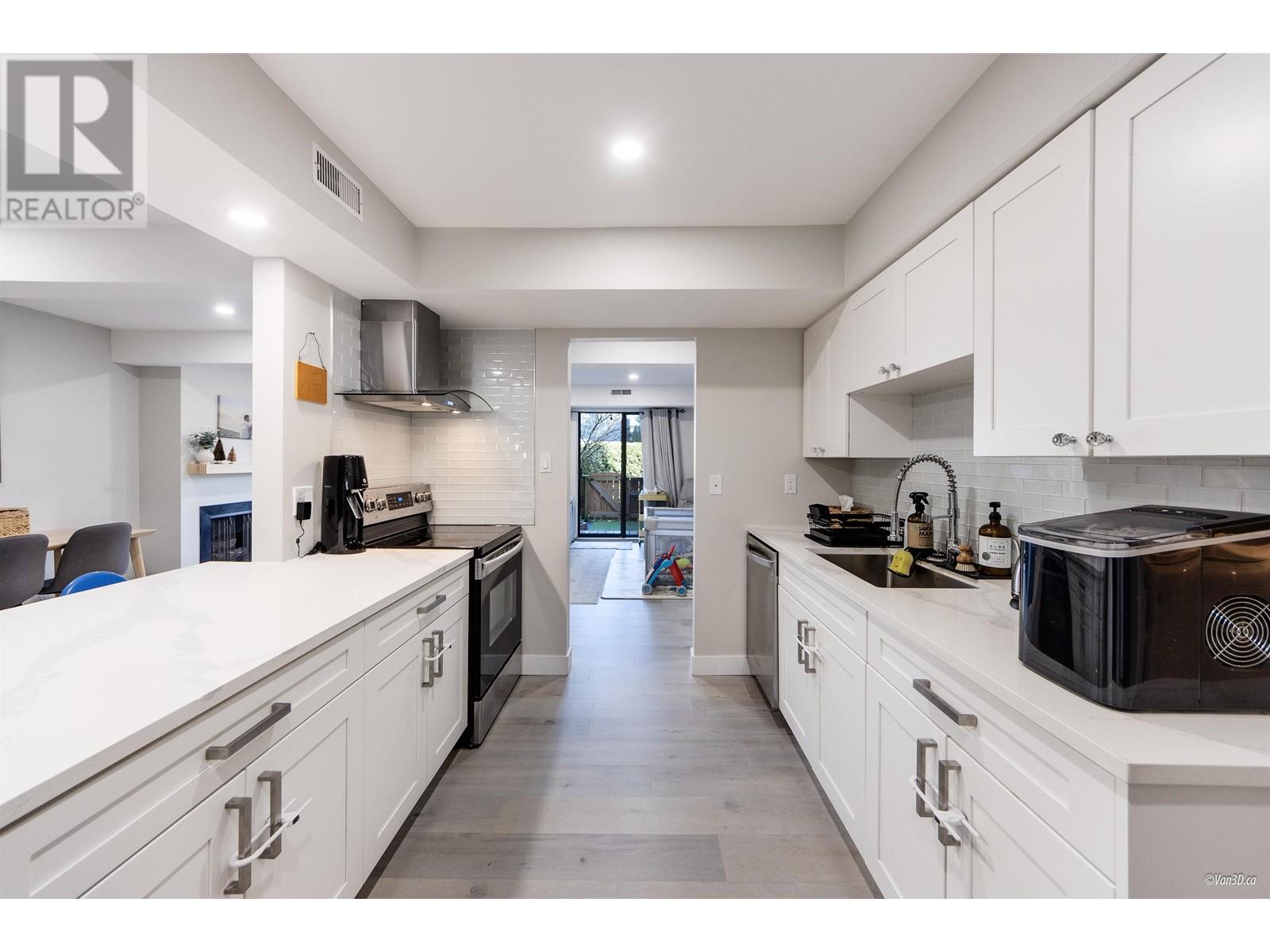 7352 Coronado Drive, Burnaby, British Columbia  V5A 1R1 - Photo 7 - R2987952