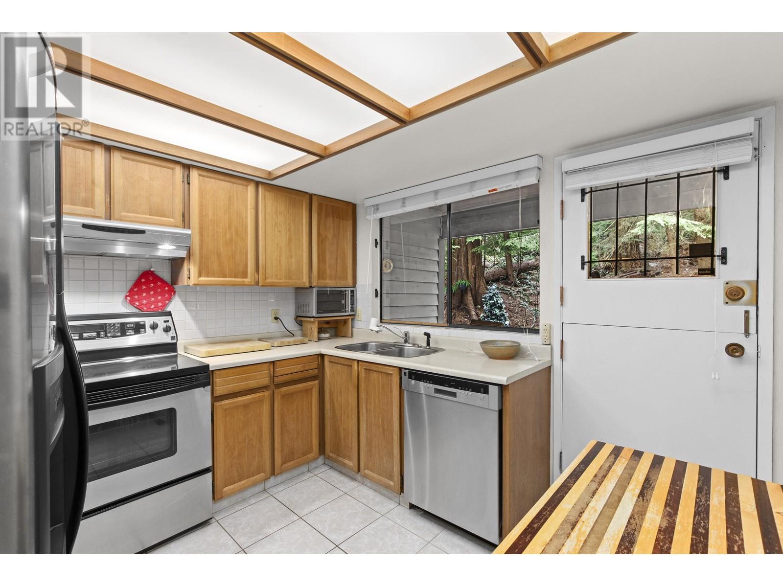856 Frederick Road, North Vancouver, British Columbia  V7K 2Y3 - Photo 12 - R2987953