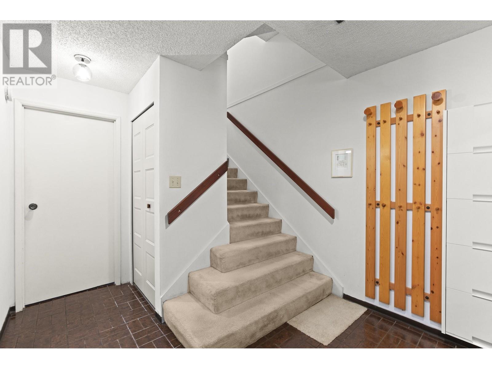 856 Frederick Road, North Vancouver, British Columbia  V7K 2Y3 - Photo 3 - R2987953
