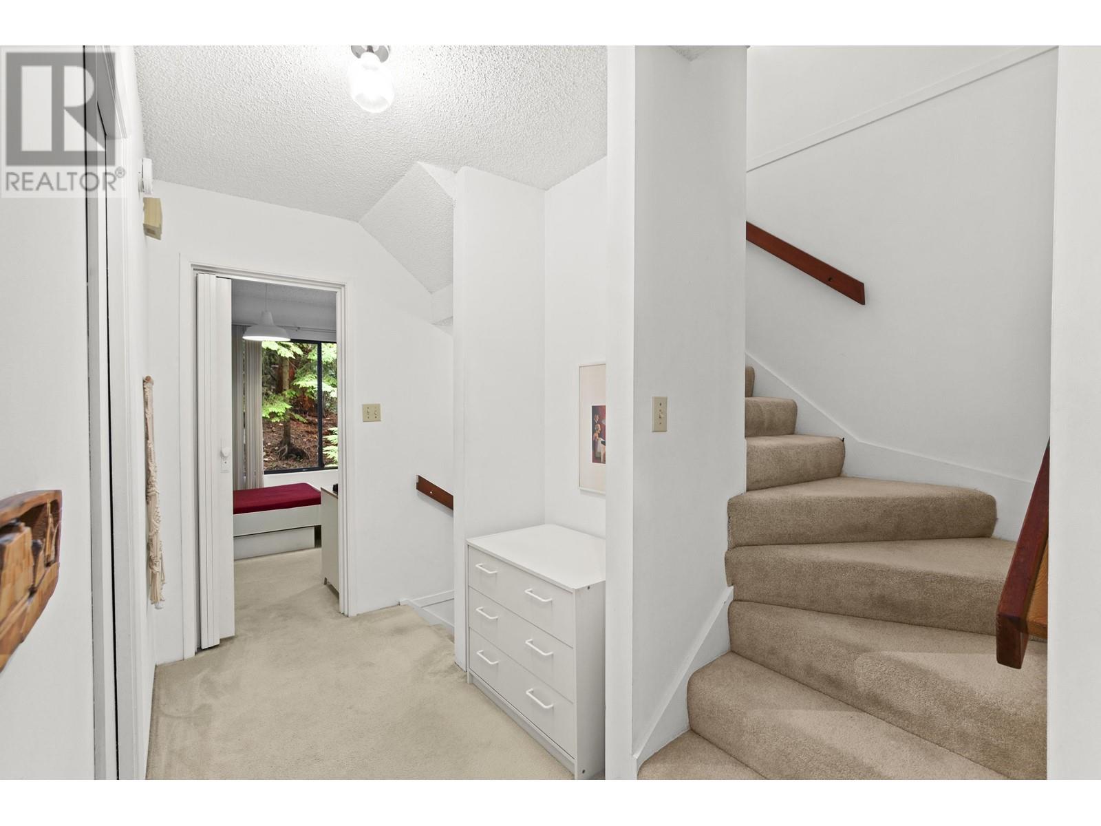 856 Frederick Road, North Vancouver, British Columbia  V7K 2Y3 - Photo 4 - R2987953