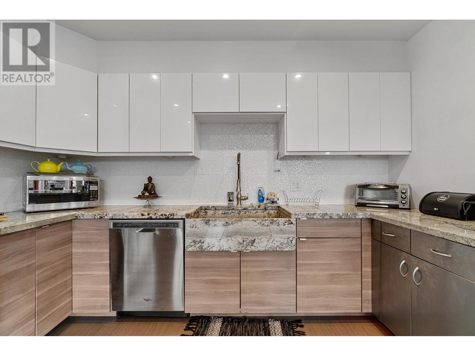 6352 Marine Drive, Burnaby, British Columbia  V3N 2Y3 - Photo 5 - R2987901