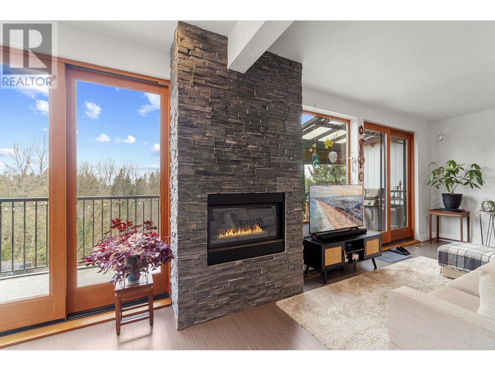 6352 Marine Drive, Burnaby, British Columbia  V3N 2Y3 - Photo 8 - R2987901