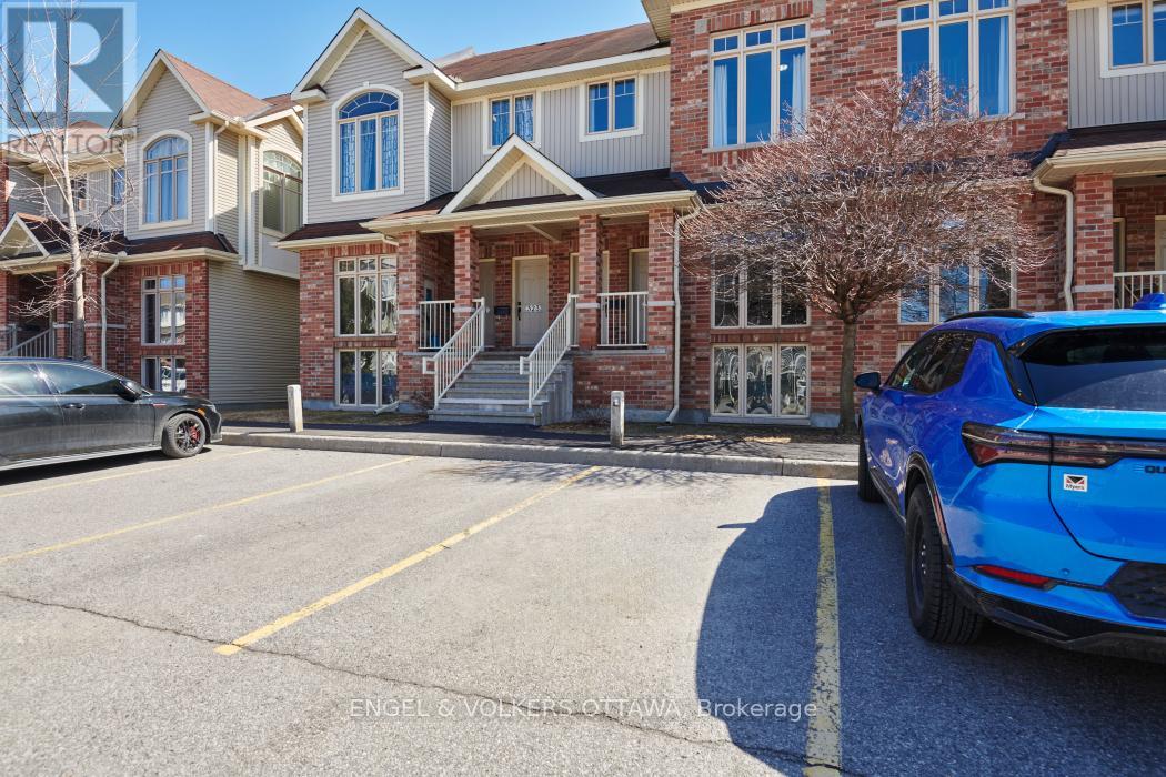 Property at 327 ELITE image 2
