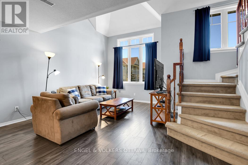 Property at 327 ELITE image 5