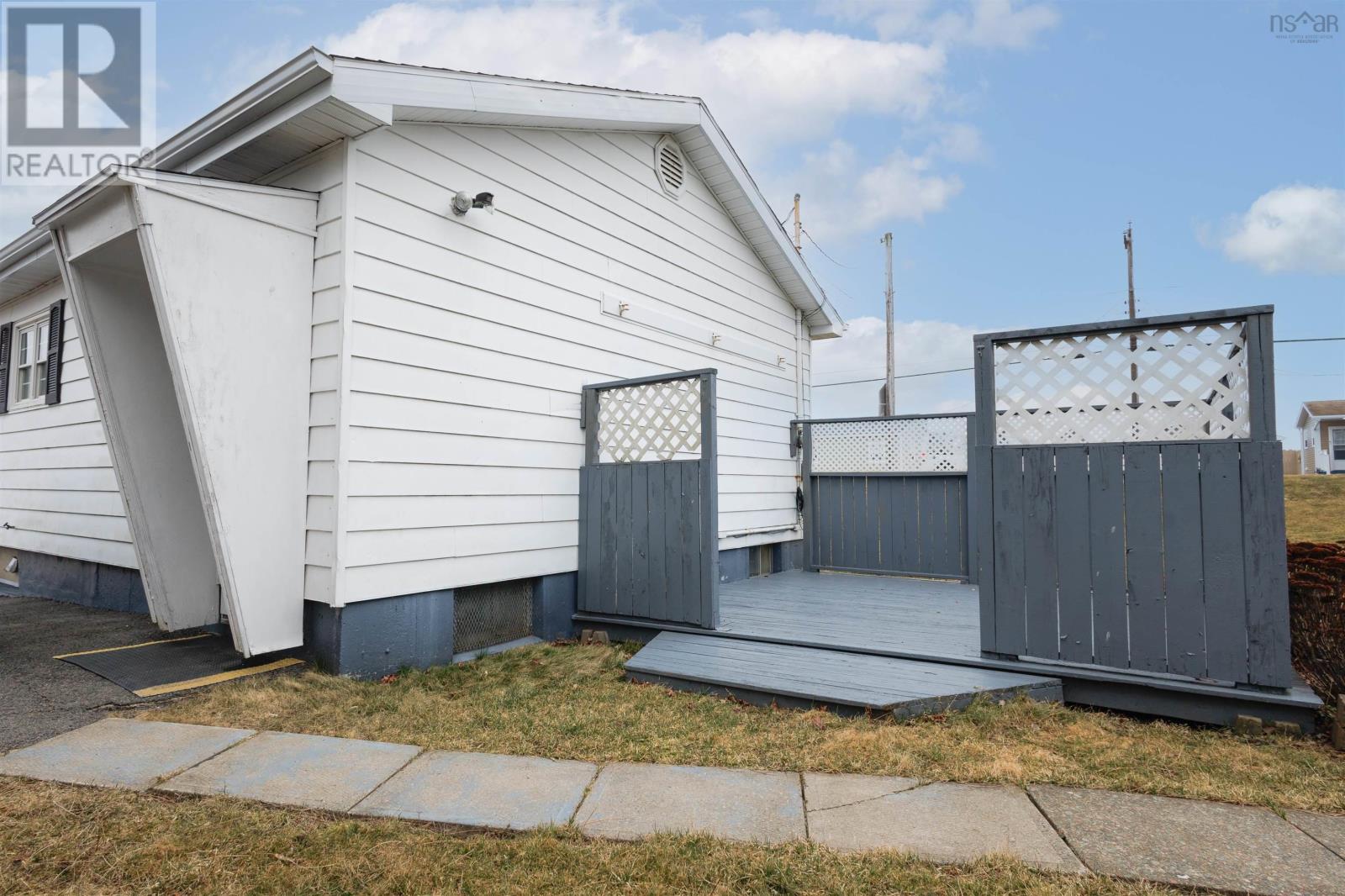 58 Butts Street, Sydney Mines, Nova Scotia  B1V 1N2 - Photo 6 - 202505578