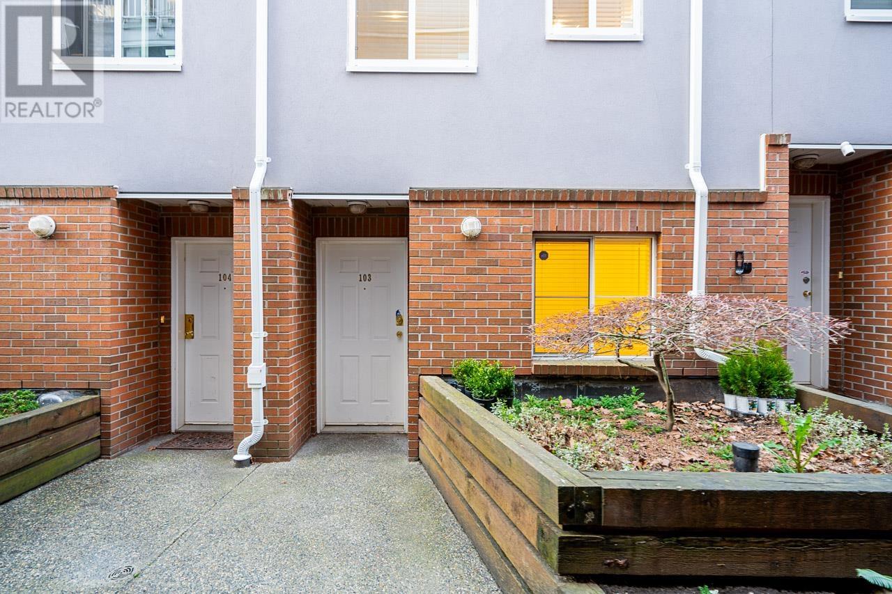 103 624 Agnes Street, New Westminster, British Columbia  V3M 1G8 - Photo 2 - R2987853
