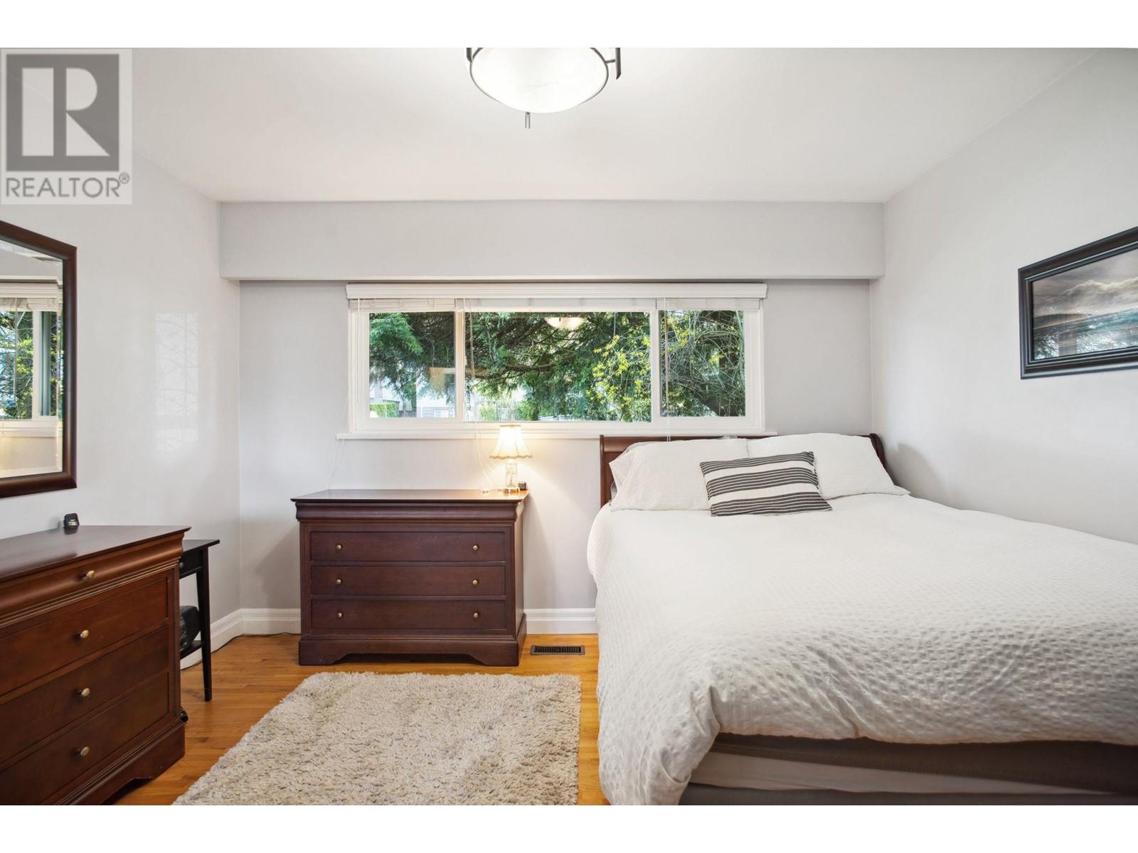 9081 Wilberforce Street, Burnaby, British Columbia  V3N 4C5 - Photo 22 - R2986427