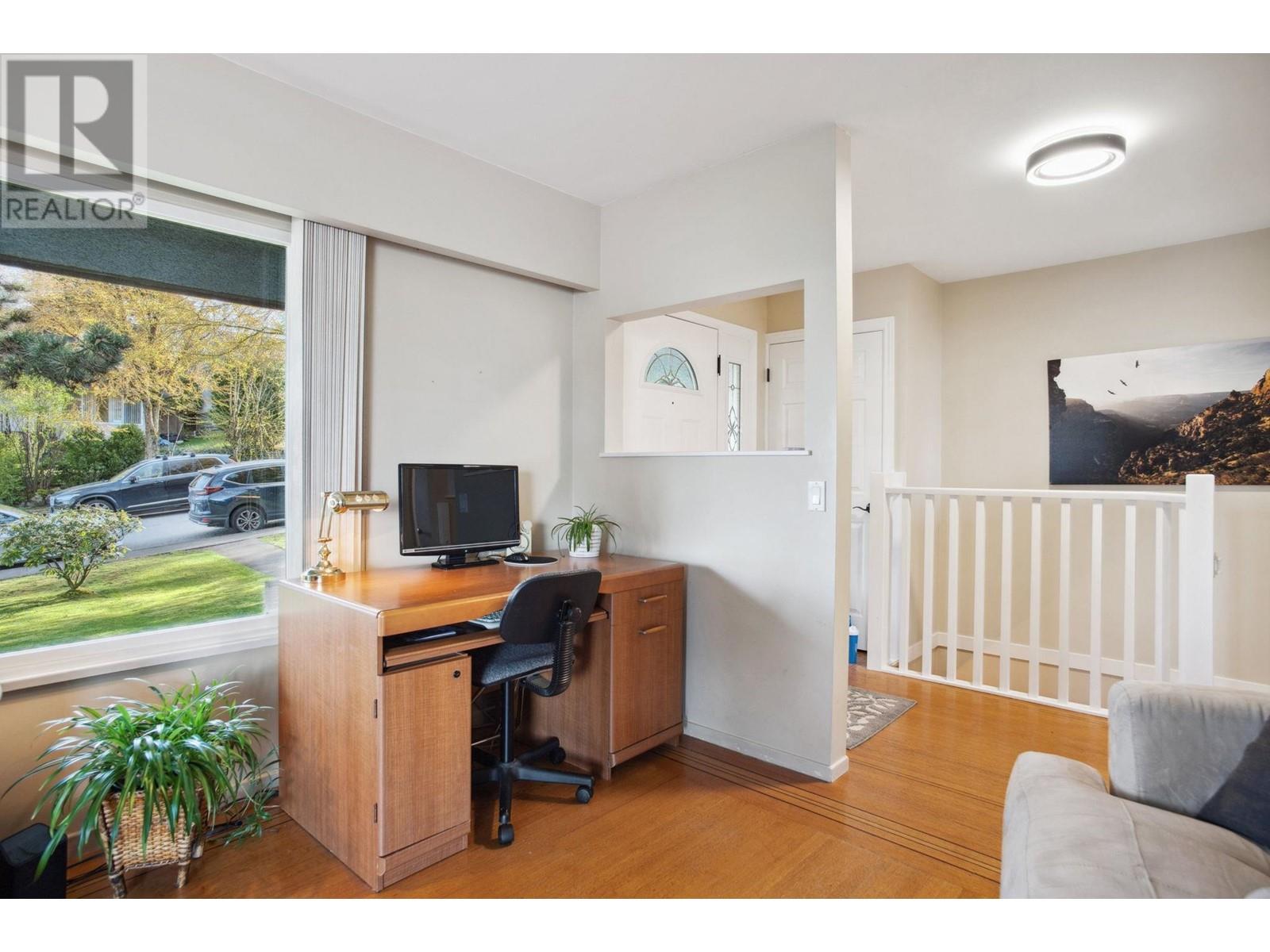 9081 Wilberforce Street, Burnaby, British Columbia  V3N 4C5 - Photo 4 - R2986427