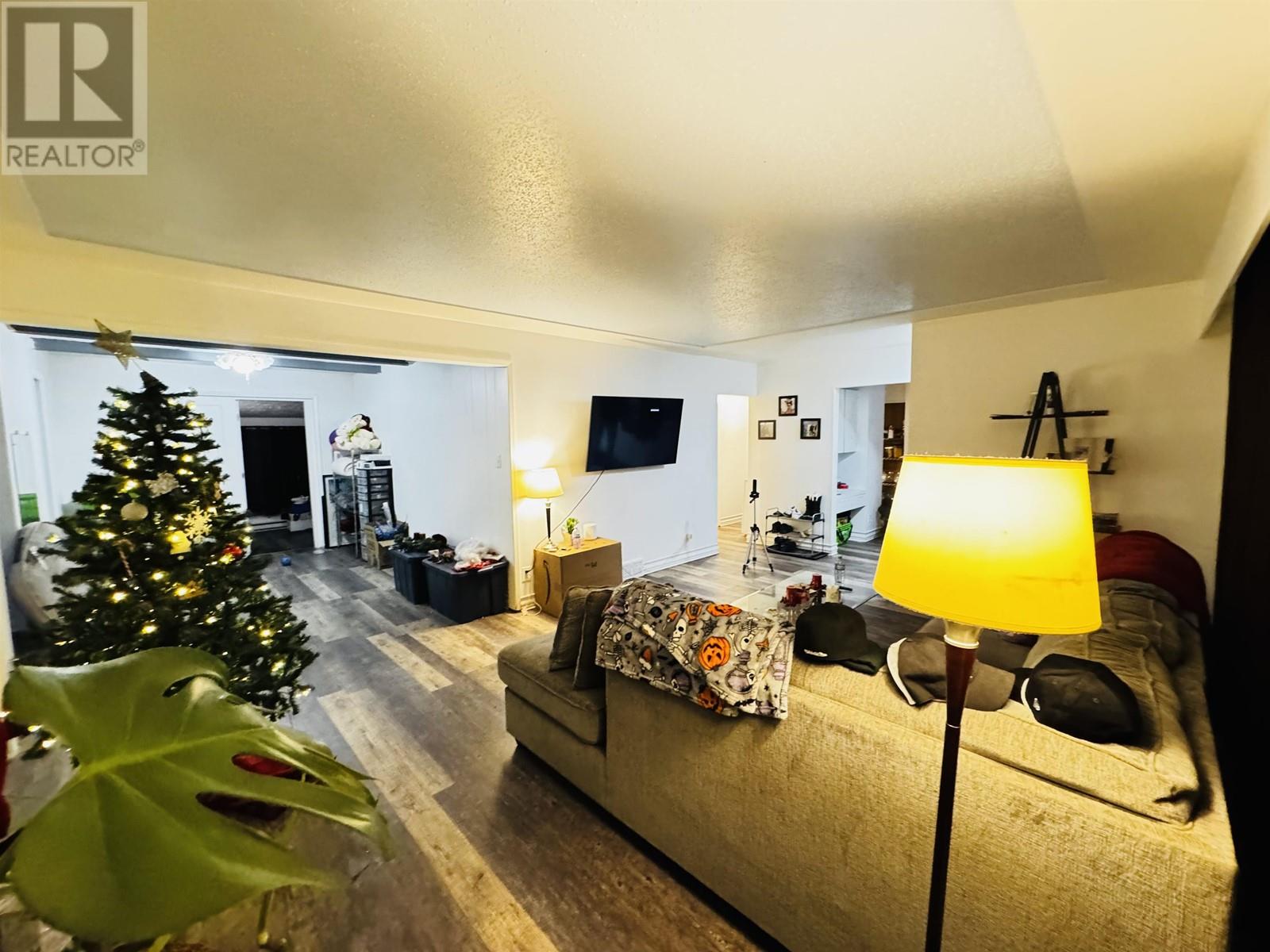 Property at 133 S MOFFAT STREET image 3