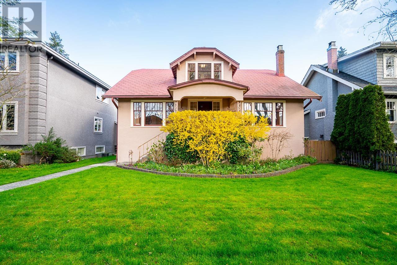 3025 W 11TH AVENUE, vancouver, British Columbia