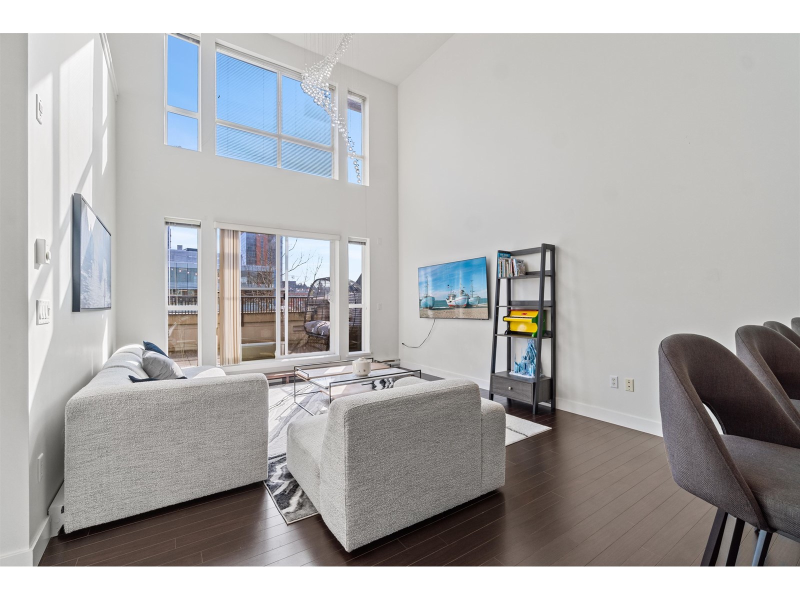 328 9655 King George Boulevard, Surrey, British Columbia  V3T 0C7 - Photo 2 - R2987533