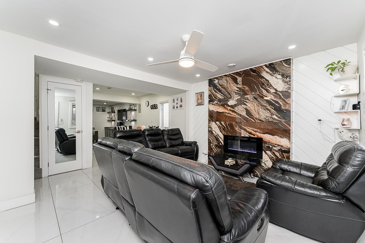 Property at 12850 115B AVENUE image 3