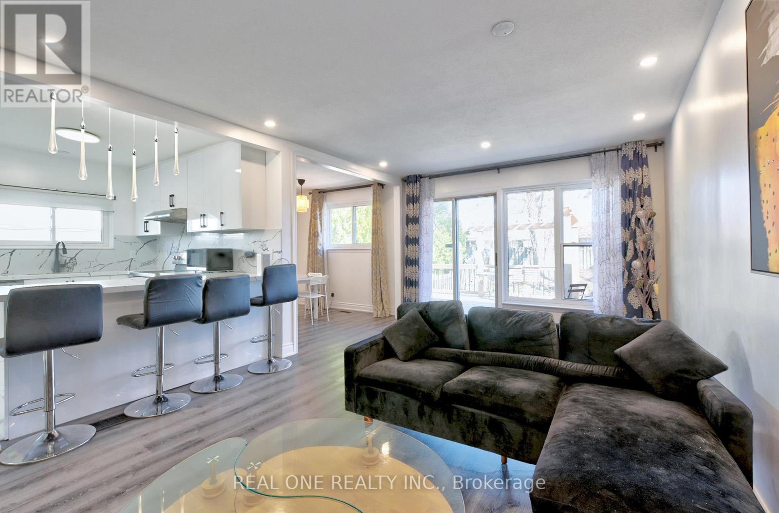 Property at 62 GLENSTROKE DRIVE image 5