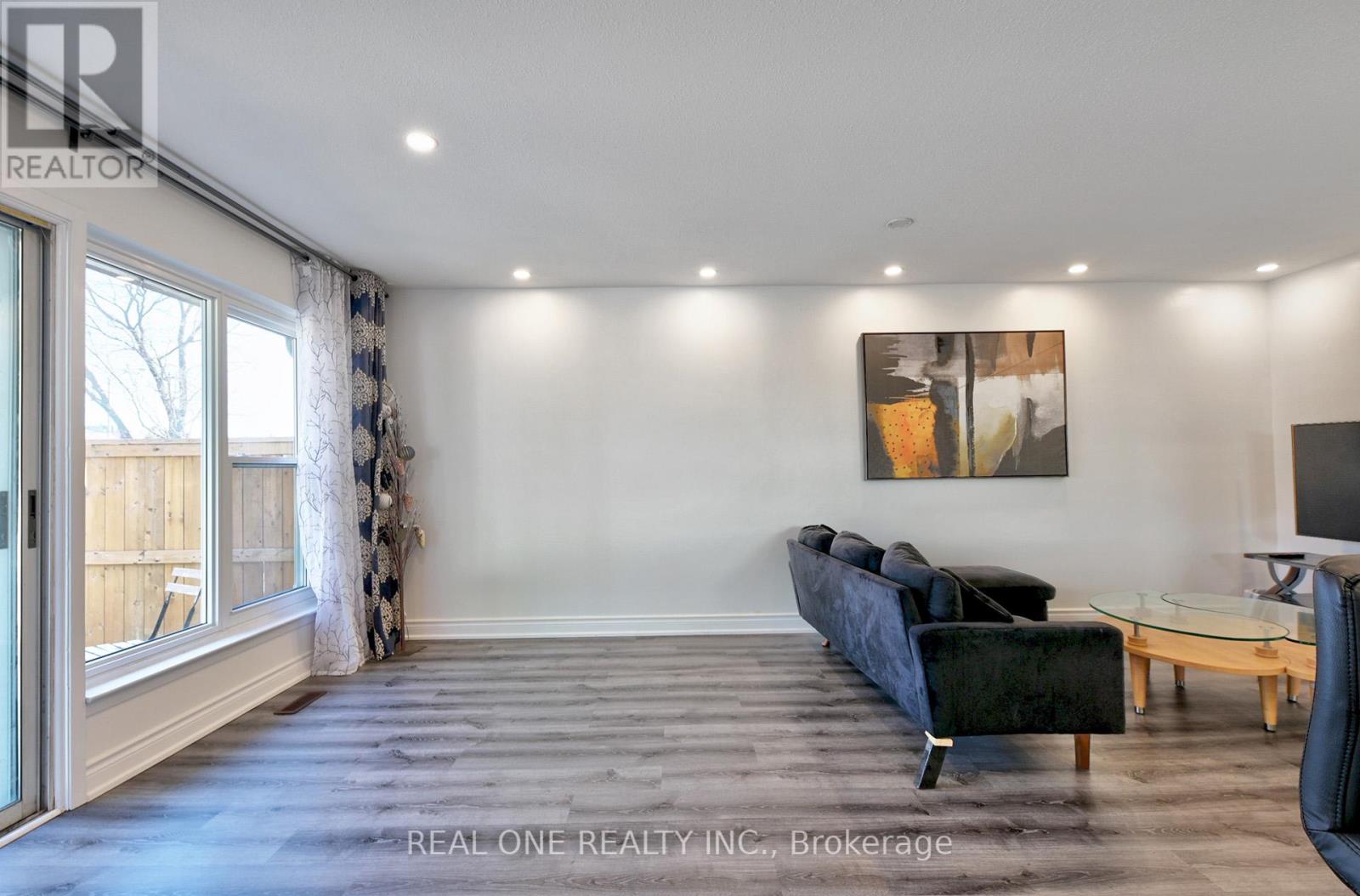 62 Glenstroke Drive, Toronto, Ontario  M1S 2Z9 - Photo 6 - E12070443