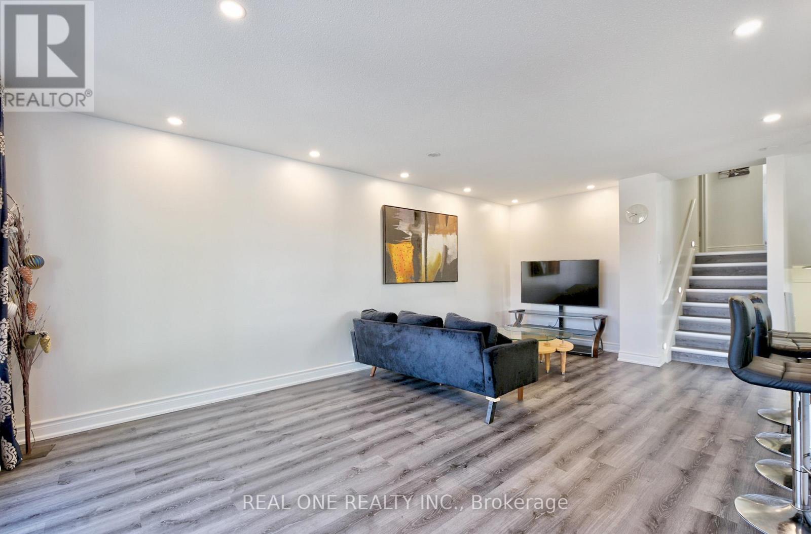 62 Glenstroke Drive, Toronto, Ontario  M1S 2Z9 - Photo 7 - E12070443