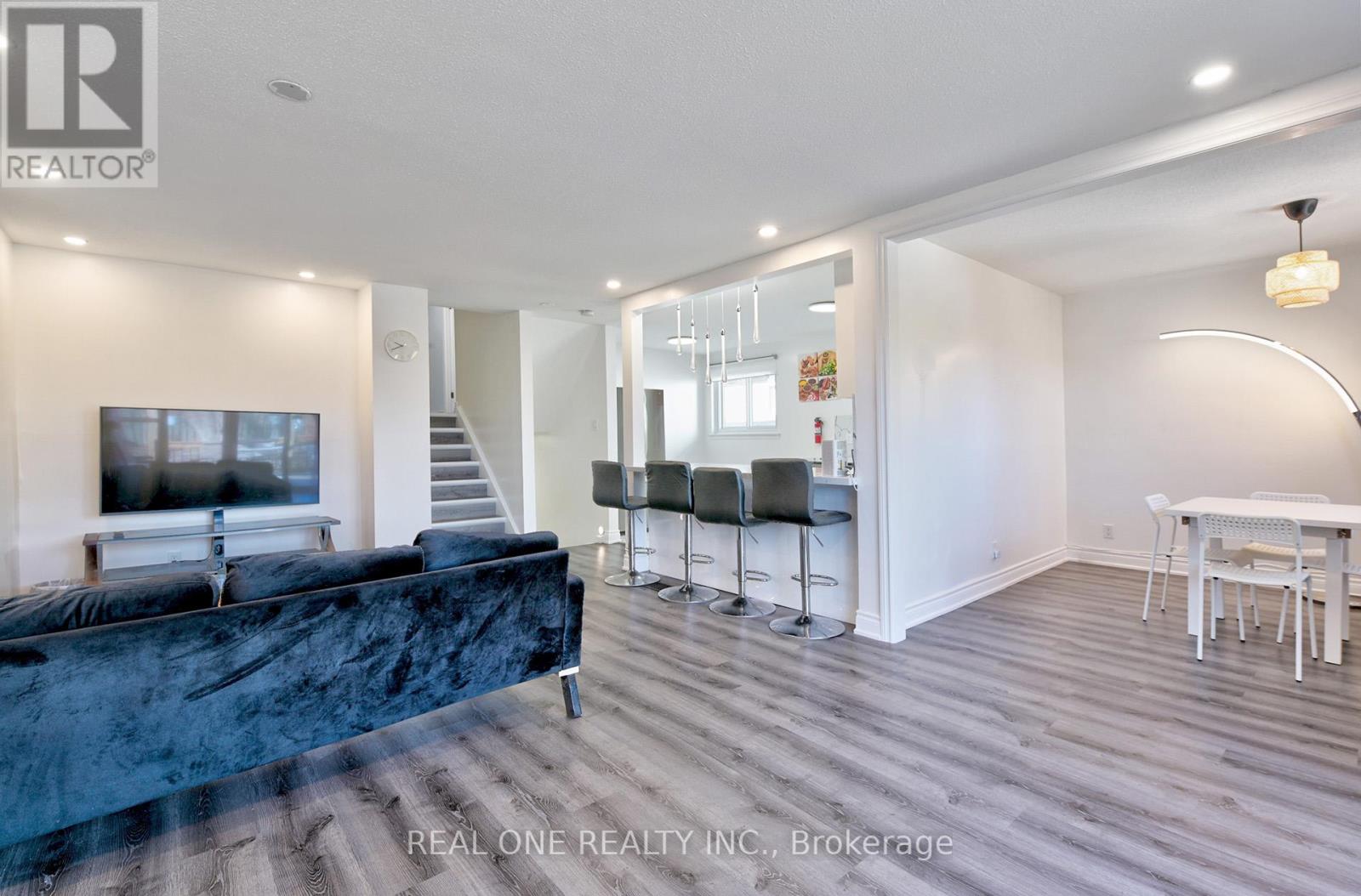 62 Glenstroke Drive, Toronto, Ontario  M1S 2Z9 - Photo 8 - E12070443