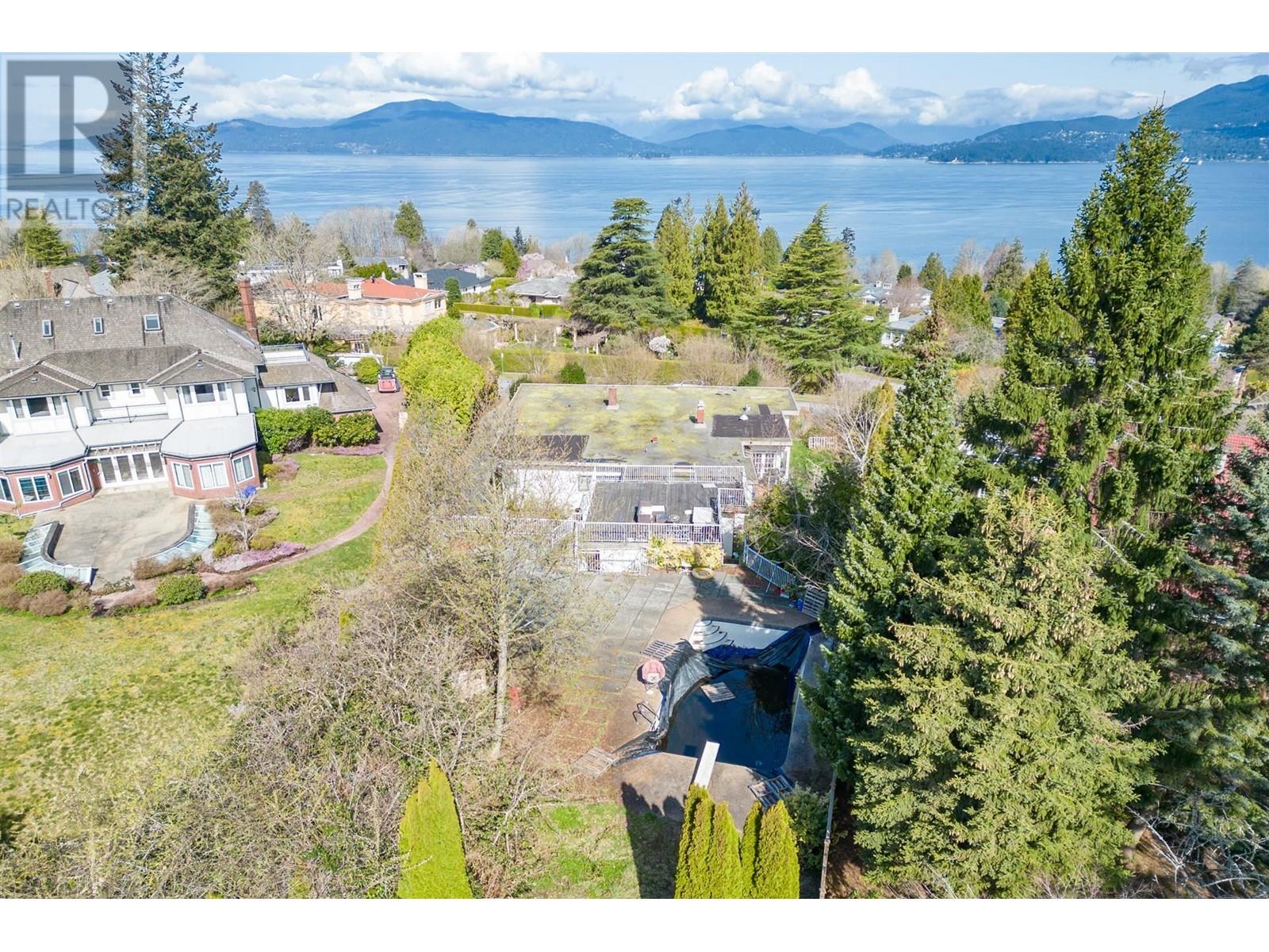 1512 Western Crescent, Vancouver, British Columbia  V6T 1V1 - Photo 3 - R2953672