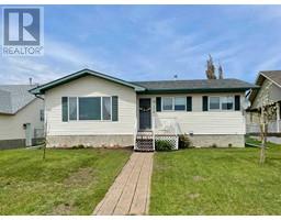 2518 8 Avenue Wainwright