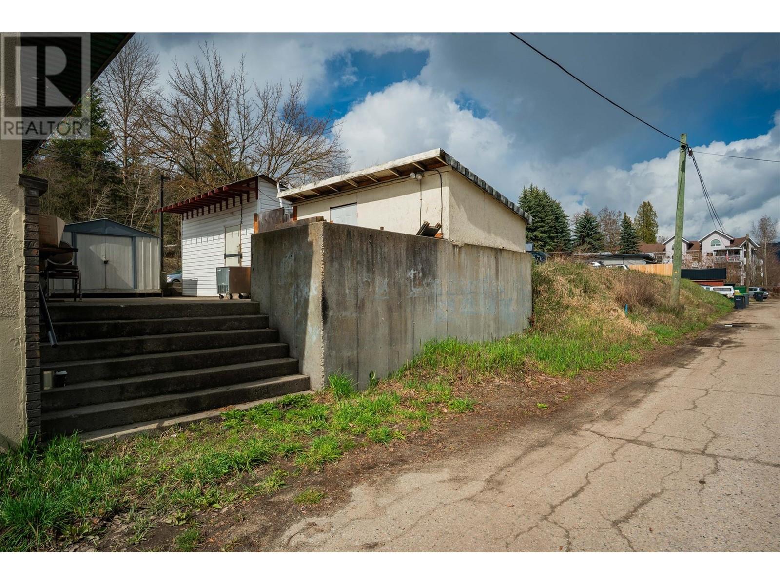 755/789 Columbia Avenue, Castlegar, British Columbia  V1N 1H1 - Photo 24 - 10340570