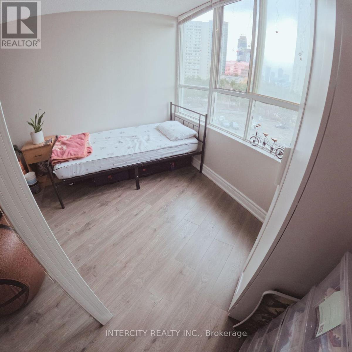 509 - 3695 Kaneff Crescent, Mississauga, Ontario  L5A 4B6 - Photo 10 - W12070496