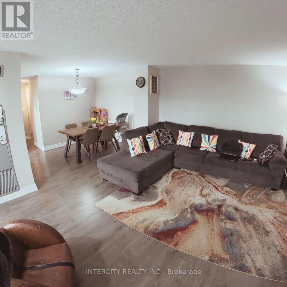 509 - 3695 Kaneff Crescent, Mississauga, Ontario  L5A 4B6 - Photo 4 - W12070496